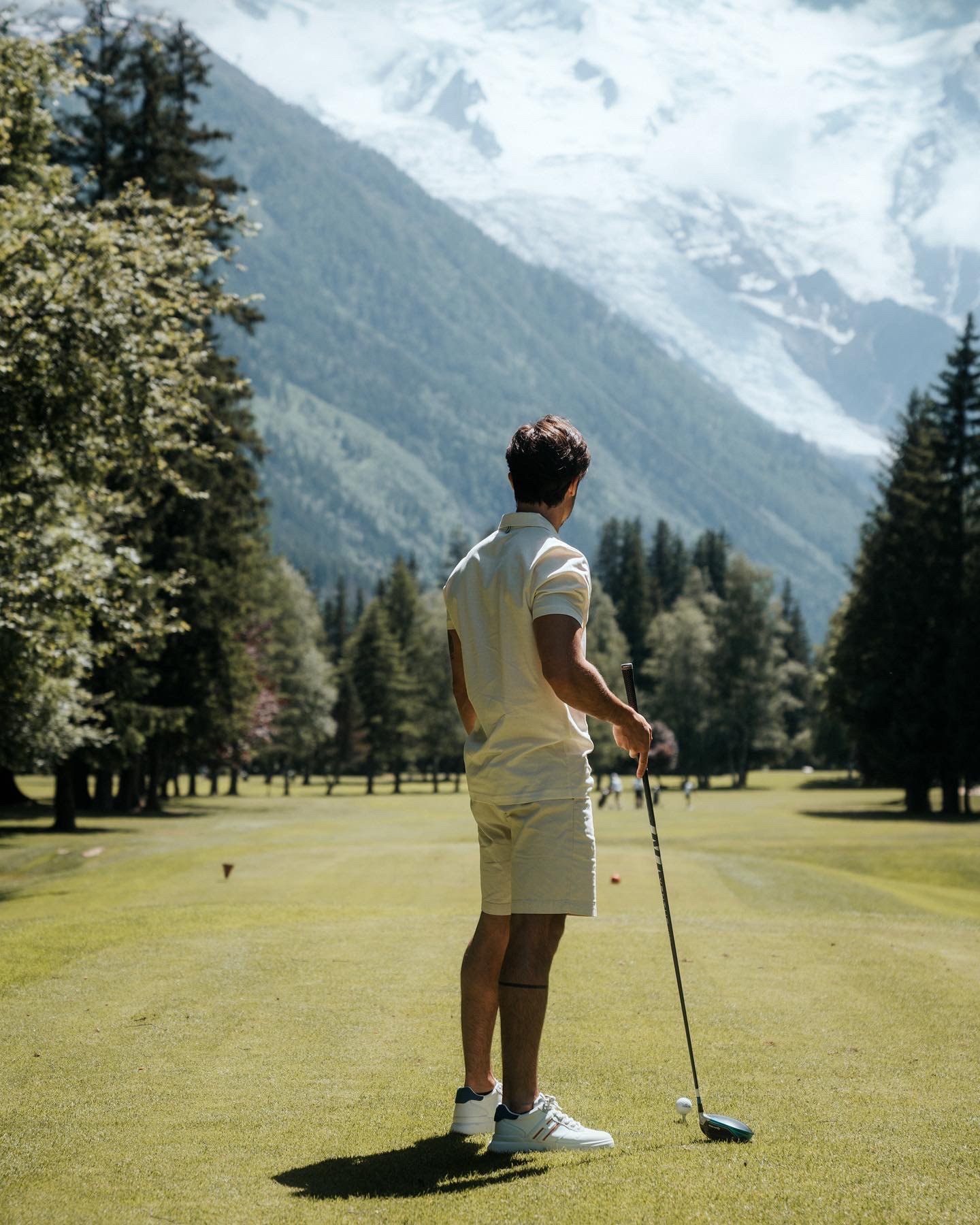 Golf in front of Mont-Blanc