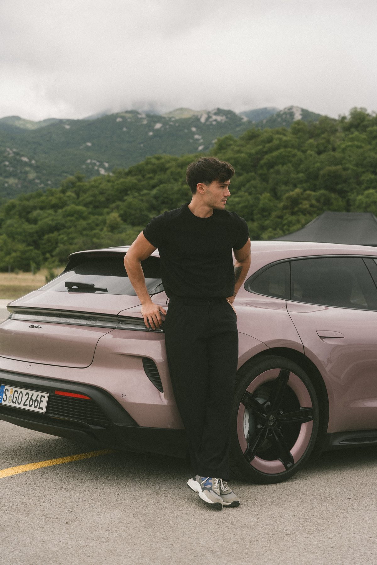Porsche reel preview with pink Porsche