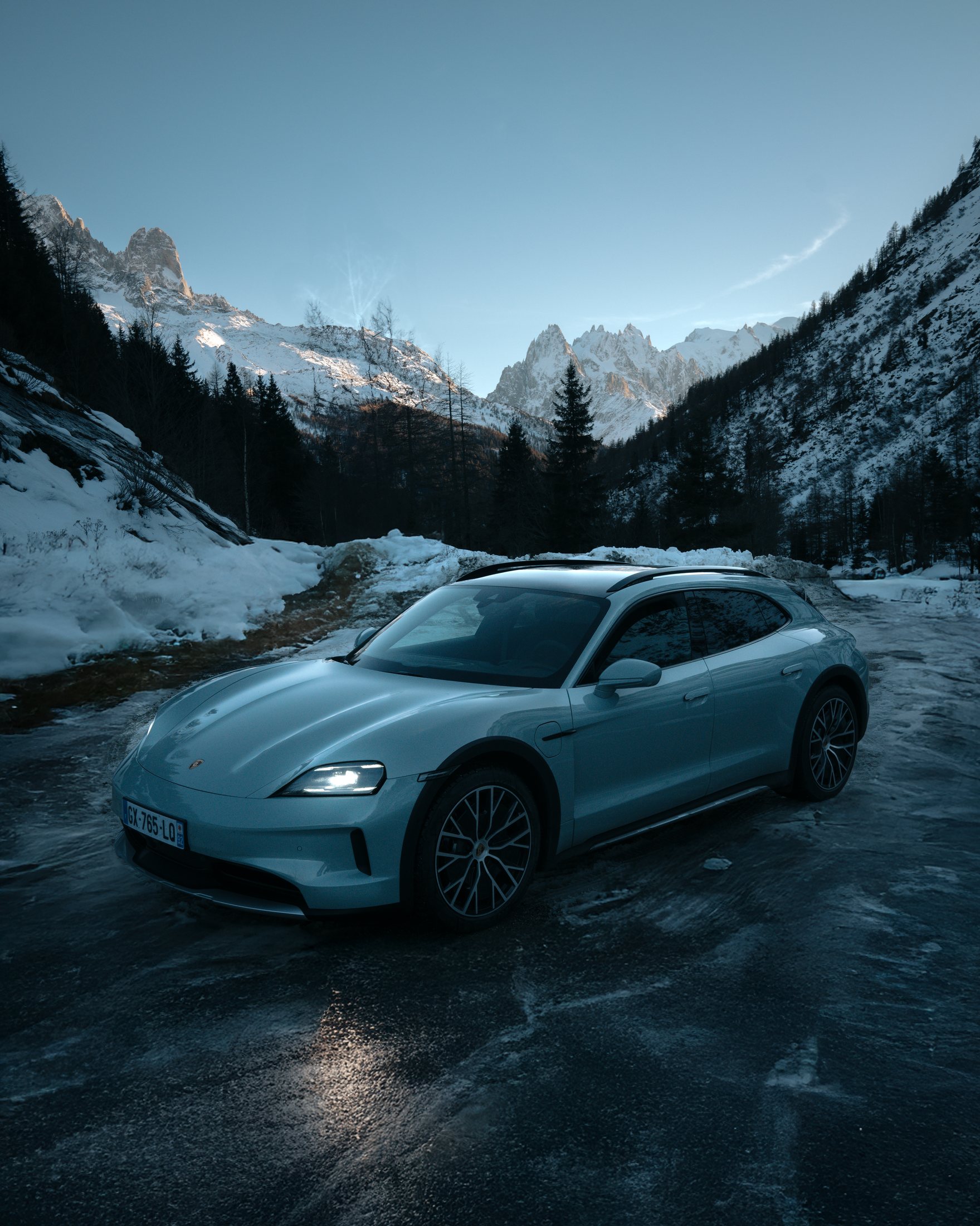 Porsche France Instagram photo preview